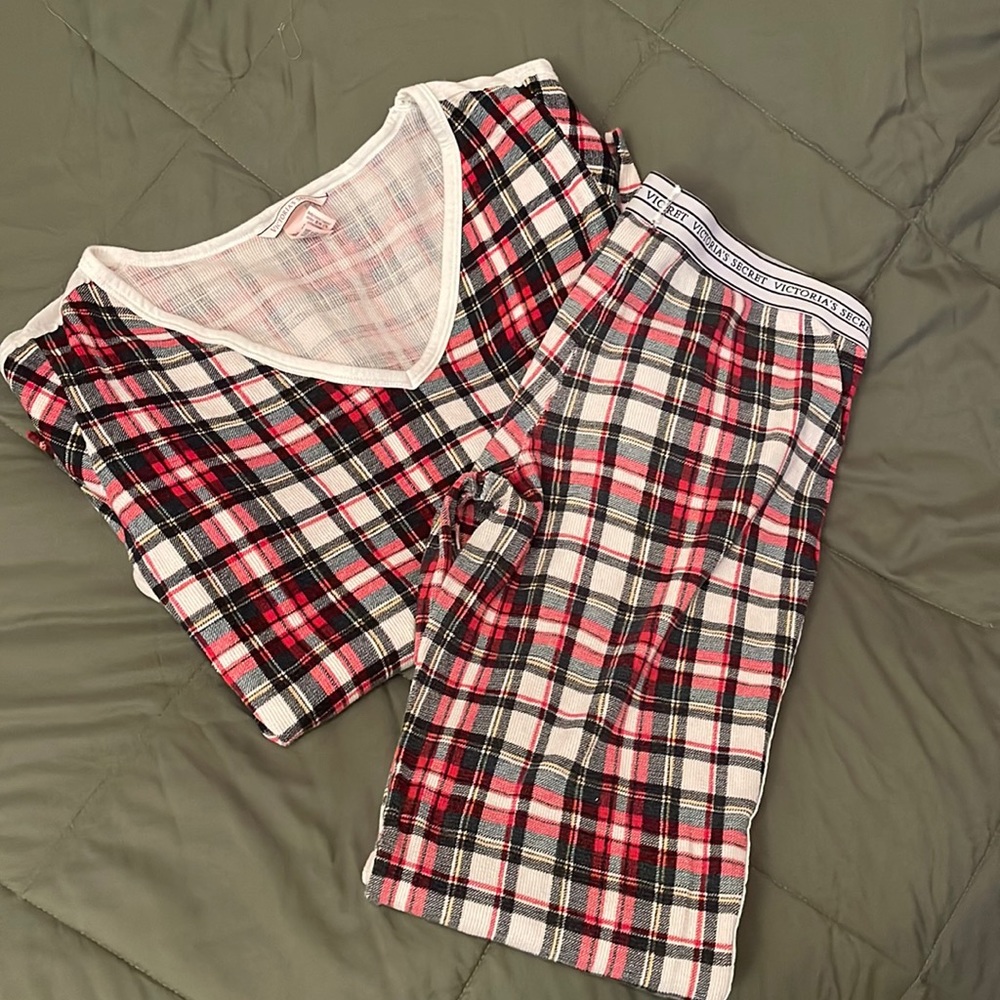 Victoria’s Secret Red Plaid Matching Set Pajamas Women’s Size Medium